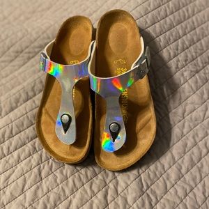 Birkenstock’s Silver hologram Gizeh size 36/6.5